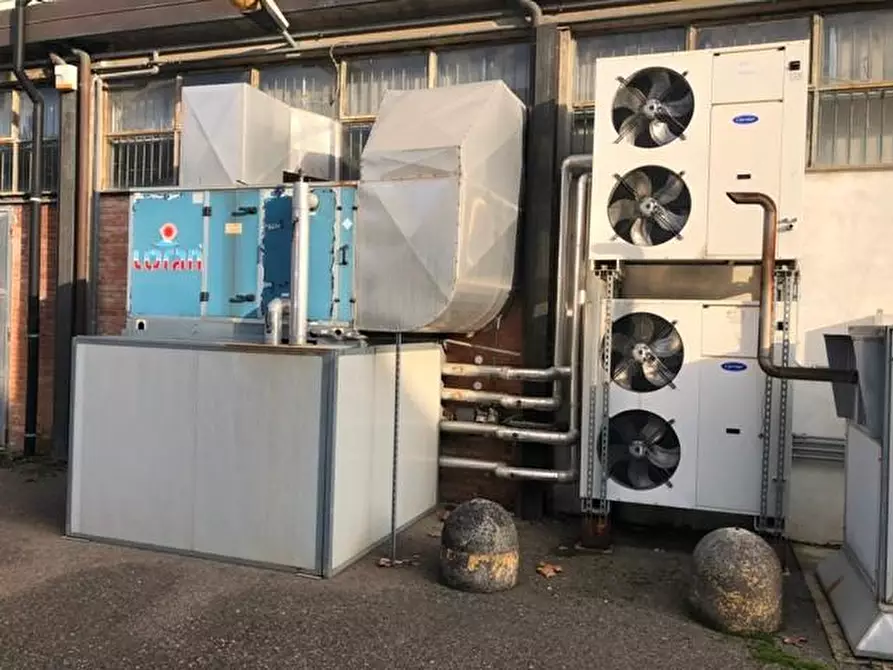 Immagine 2 di Capannone industriale in vendita  a Calcinaia