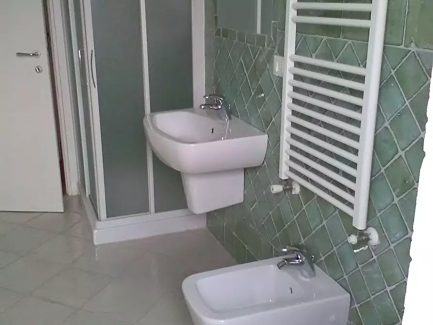 Immagine 14 di Appartamento in affitto  a Viareggio