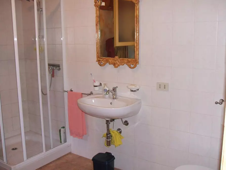 Immagine 7 di Terratetto in vendita  a Vecchiano