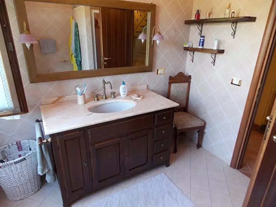 Immagine 14 di Casa bifamiliare in vendita  a Rosignano Marittimo