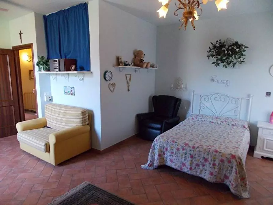 Immagine 10 di Casa bifamiliare in vendita  a Rosignano Marittimo