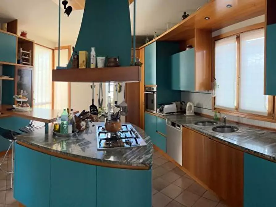 Immagine 18 di Villa in vendita  a Castelfranco Di Sotto