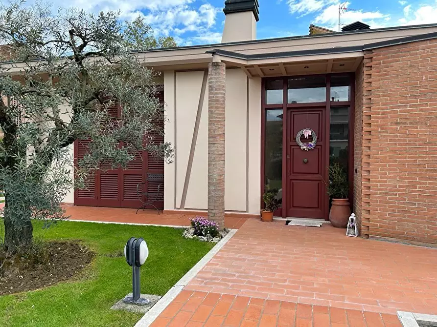 Immagine 2 di Villa in vendita  a Castelfranco Di Sotto