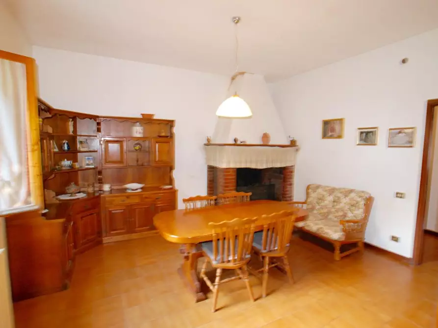 Immagine 21 di Casa colonica in vendita  a Peccioli