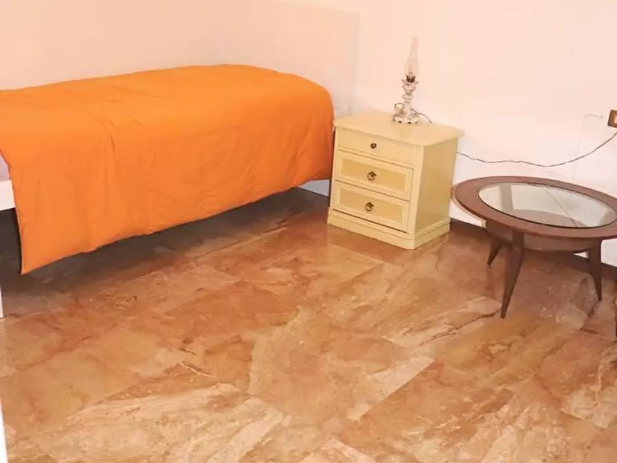 Immagine 13 di Villa in vendita  a Cascina