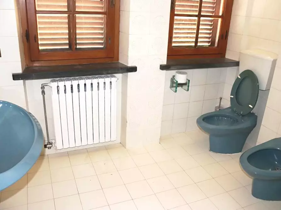 Immagine 15 di Villa in vendita  a Cascina