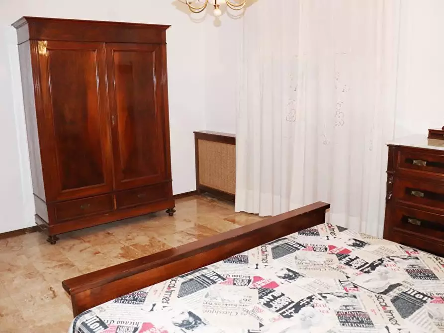 Immagine 12 di Villa in vendita  a Cascina