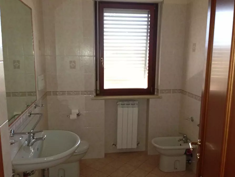 Immagine 4 di Appartamento in affitto  a Siena