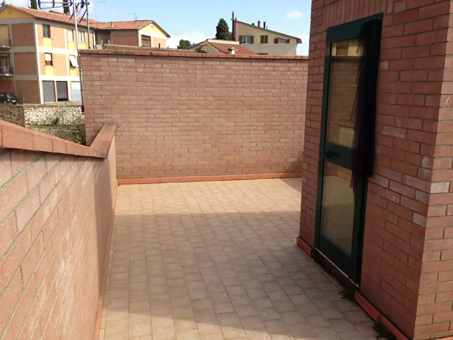 Immagine 9 di Appartamento in affitto  a Siena