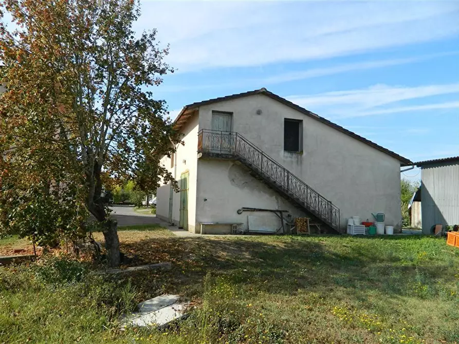 Immagine 4 di Deposito in vendita  a San Miniato