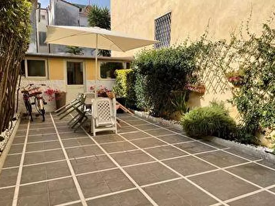 Immagine 44 di Appartamento in vendita  a Viareggio