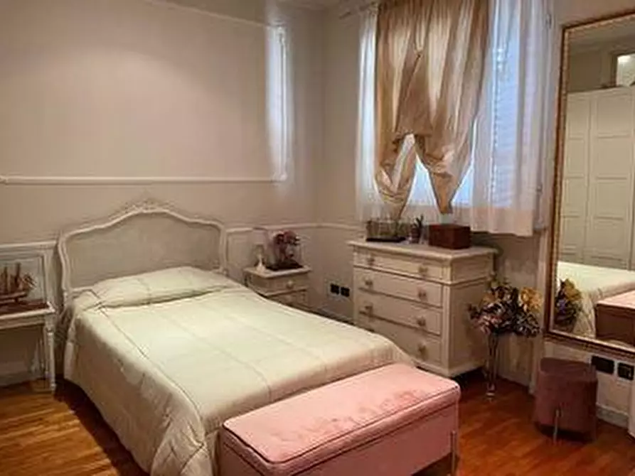 Immagine 42 di Appartamento in vendita  a Viareggio