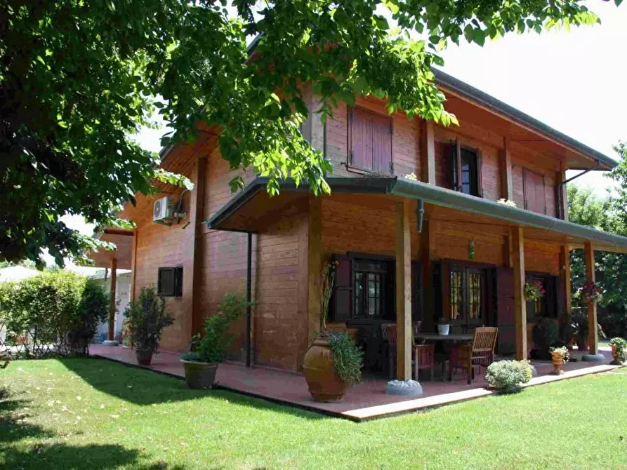 Immagine 21 di Casa semindipendente in vendita  a Viareggio