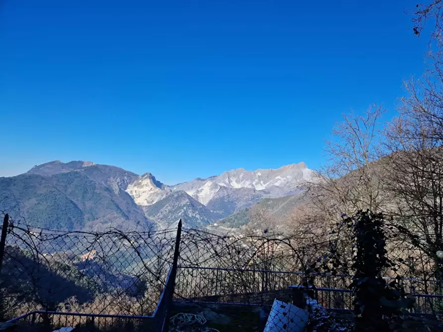 Immagine 60 di Casa indipendente in vendita  a Massa