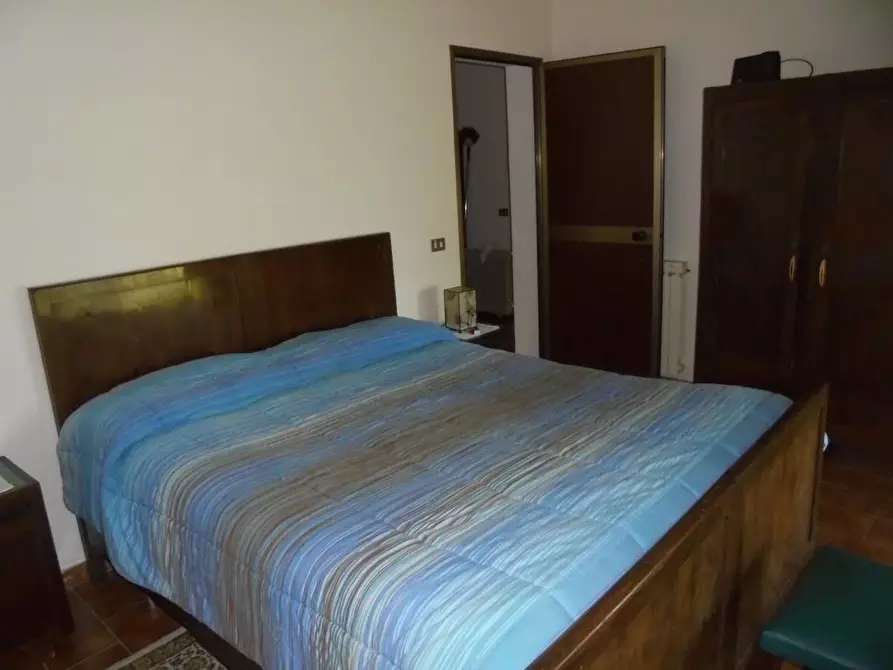 Immagine 15 di Casa indipendente in vendita  a Massa