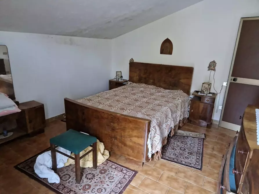 Immagine 37 di Casa indipendente in vendita  a Massa