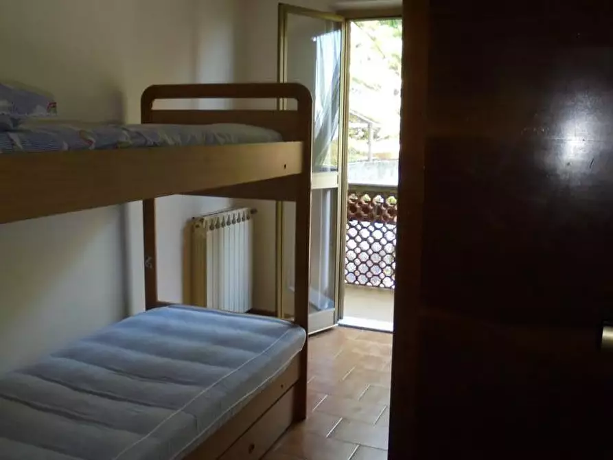 Immagine 14 di Casa indipendente in vendita  a Massa