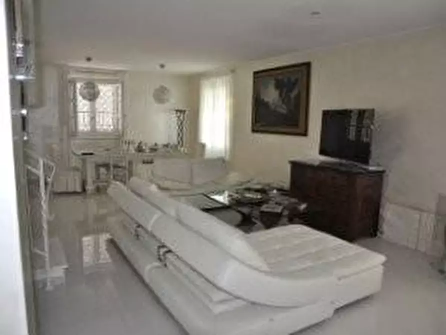 Immagine 10 di Casa bifamiliare in vendita  a Camaiore