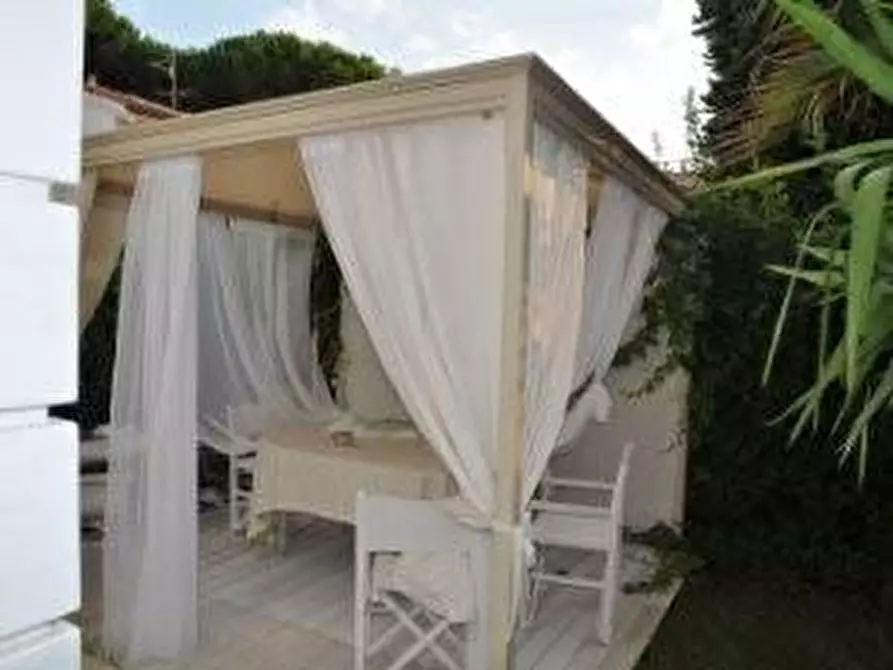 Immagine 4 di Casa bifamiliare in vendita  a Camaiore