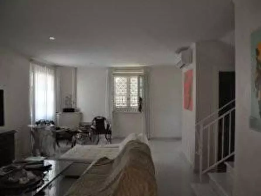 Immagine 3 di Casa bifamiliare in vendita  a Camaiore