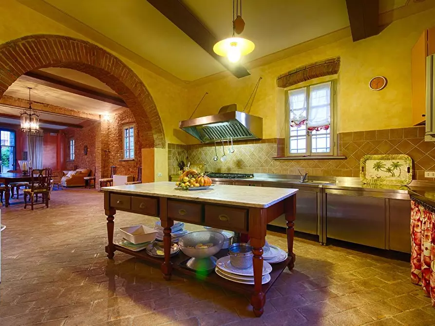 Immagine 3 di Villa in vendita  a Casciana Terme Lari