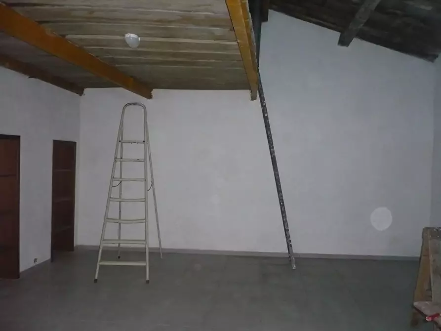 Immagine 12 di Appartamento in vendita  a Colle Di Val D'elsa