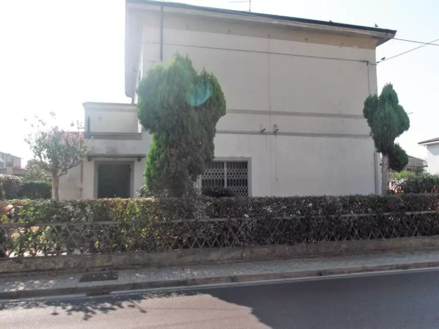 Immagine 28 di Casa semindipendente in vendita  a Cascina