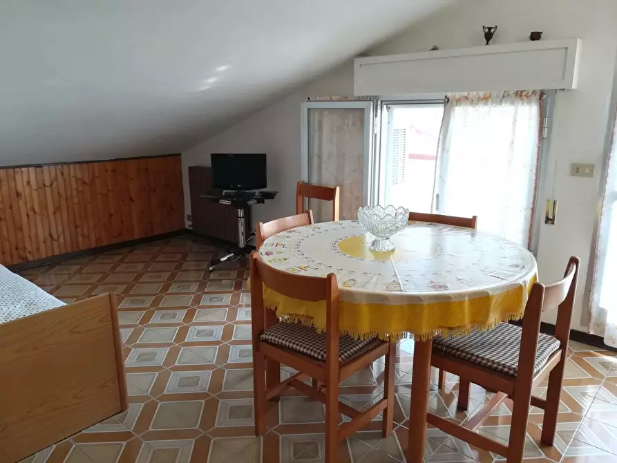 Immagine 10 di Mansarda in vendita  a Ameglia