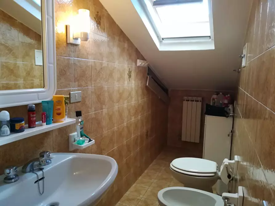 Immagine 3 di Mansarda in vendita  a Ameglia