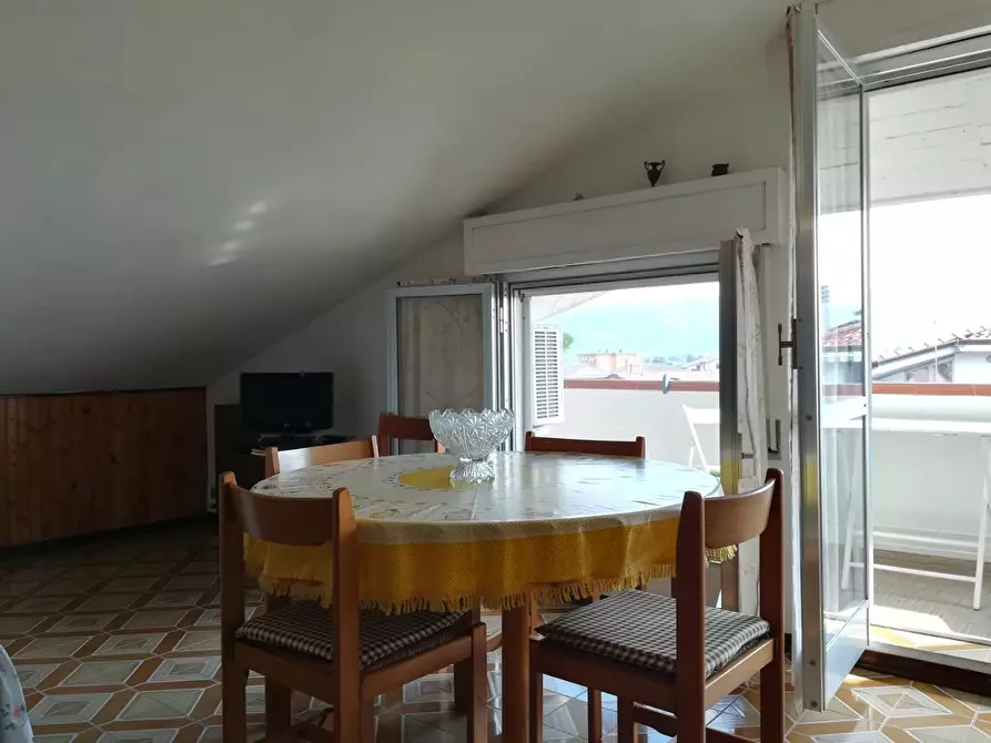 Immagine 7 di Mansarda in vendita  a Ameglia