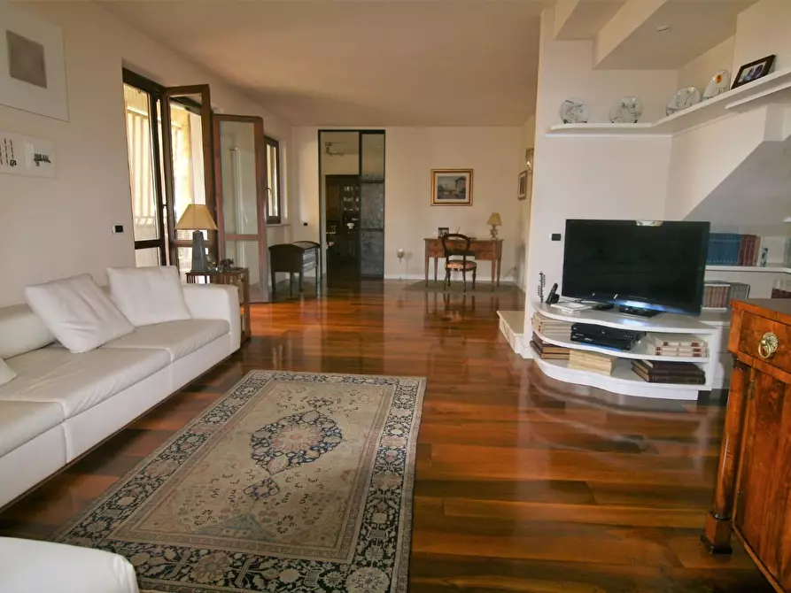 Immagine 2 di Mansarda in vendita  a Carrara