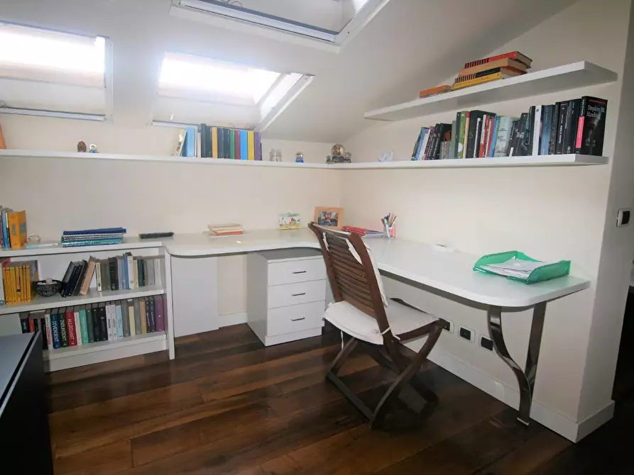 Immagine 34 di Mansarda in vendita  a Carrara