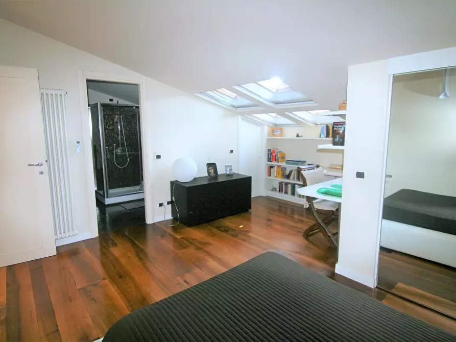 Immagine 32 di Mansarda in vendita  a Carrara