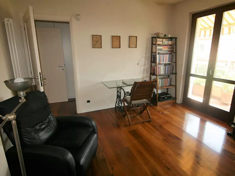 Immagine 15 di Mansarda in vendita  a Carrara