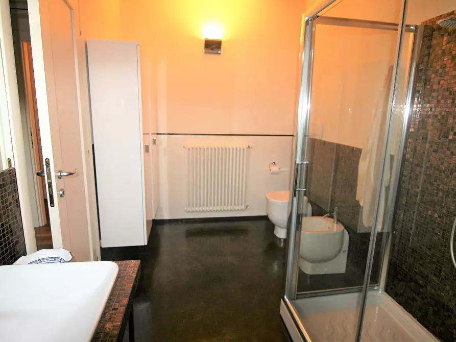 Immagine 38 di Mansarda in vendita  a Carrara