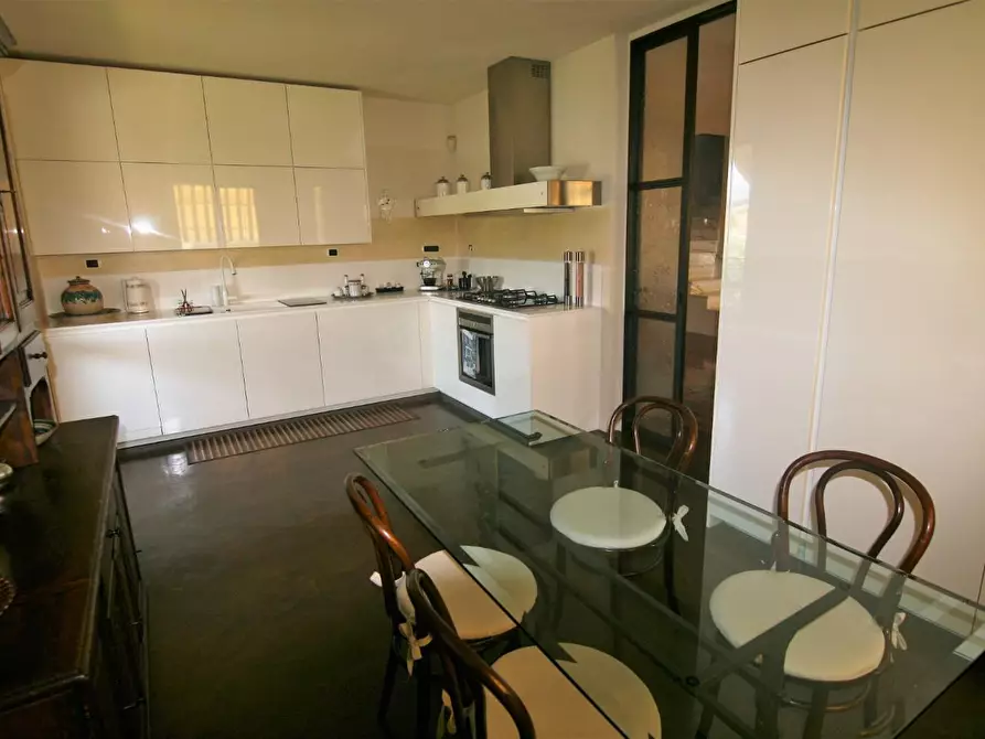 Immagine 6 di Mansarda in vendita  a Carrara