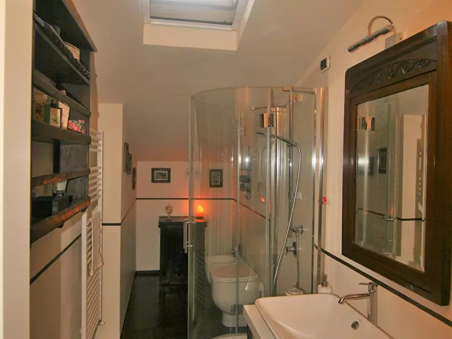 Immagine 28 di Mansarda in vendita  a Carrara