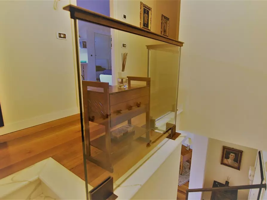 Immagine 22 di Mansarda in vendita  a Carrara