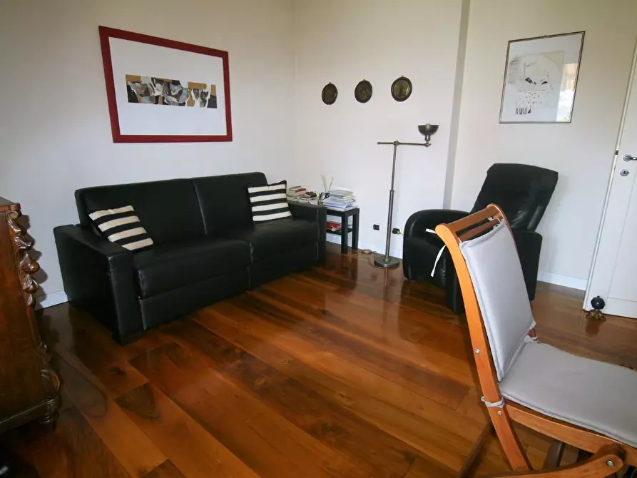 Immagine 16 di Mansarda in vendita  a Carrara