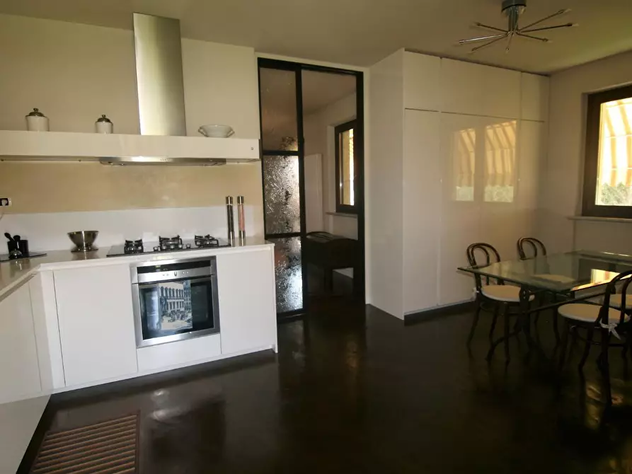 Immagine 8 di Mansarda in vendita  a Carrara