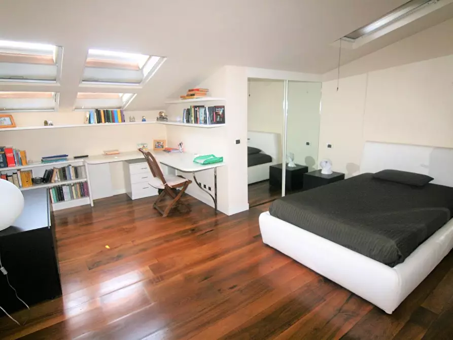 Immagine 30 di Mansarda in vendita  a Carrara