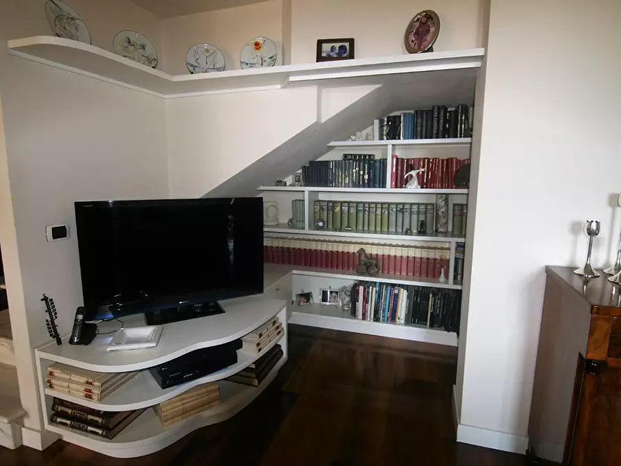 Immagine 4 di Mansarda in vendita  a Carrara