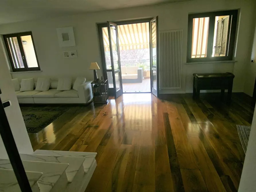 Immagine 13 di Mansarda in vendita  a Carrara