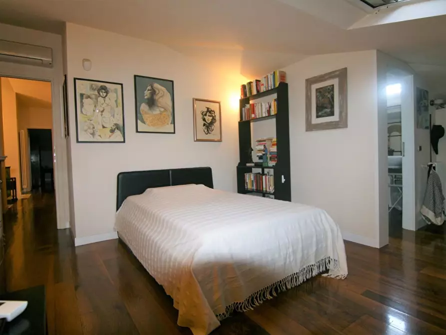 Immagine 40 di Mansarda in vendita  a Carrara