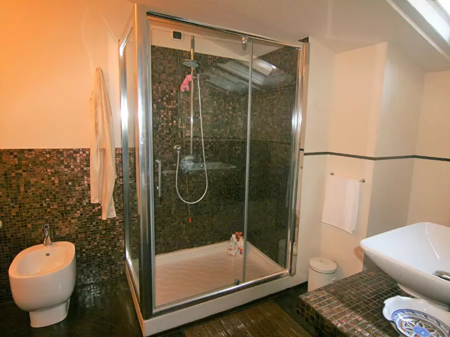 Immagine 39 di Mansarda in vendita  a Carrara