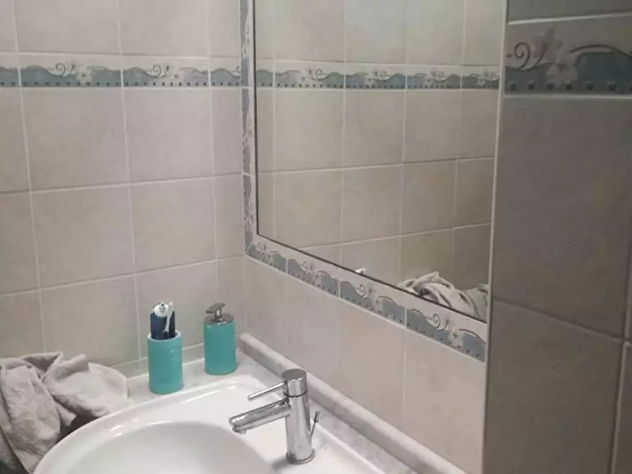 Immagine 10 di Casa semindipendente in vendita  a Massa