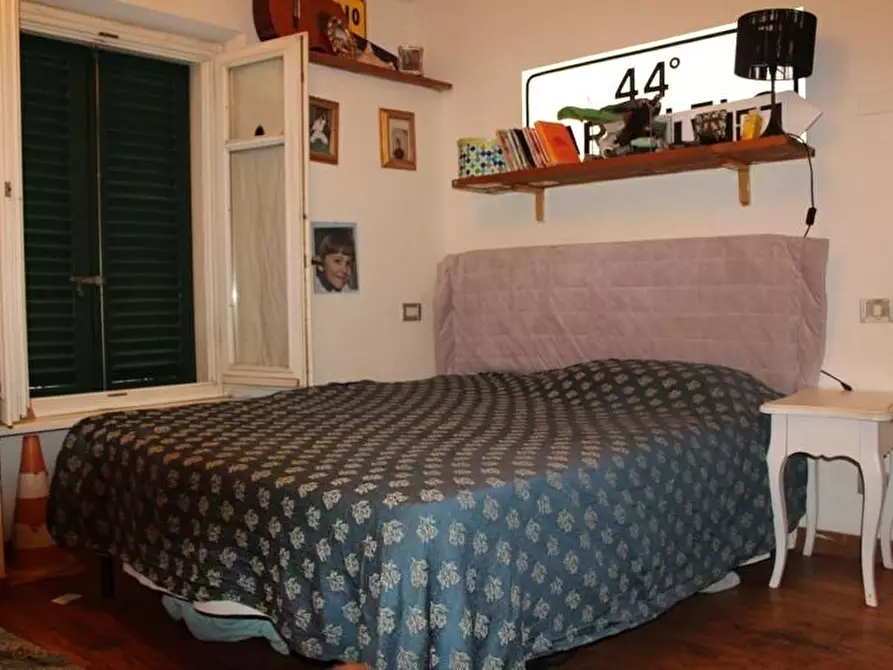 Immagine 12 di Casa semindipendente in vendita  a Massa