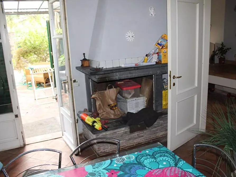 Immagine 9 di Casa semindipendente in vendita  a Massa