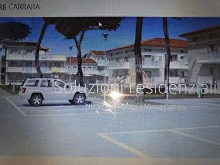 Immagine 2 di Appartamento in vendita  a Carrara