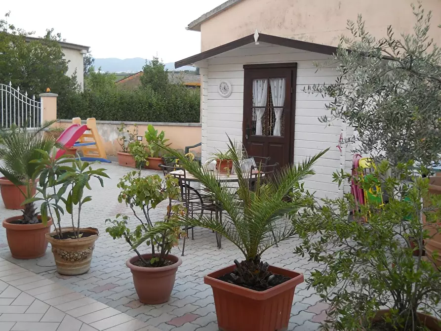 Immagine 3 di Appartamento in vendita  a Castellina Marittima